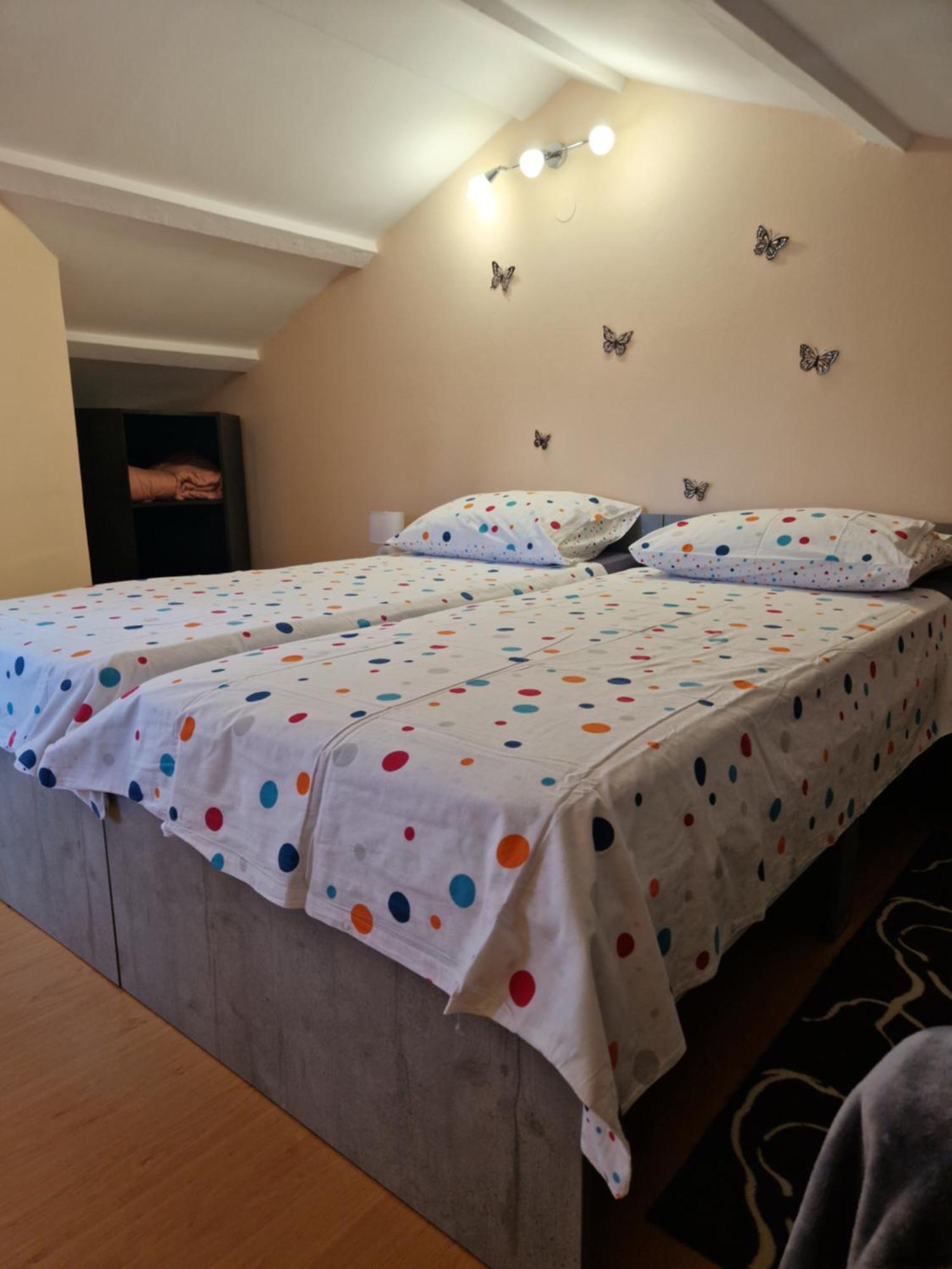 Appartamento Apartman Luka Krnica Esterno foto