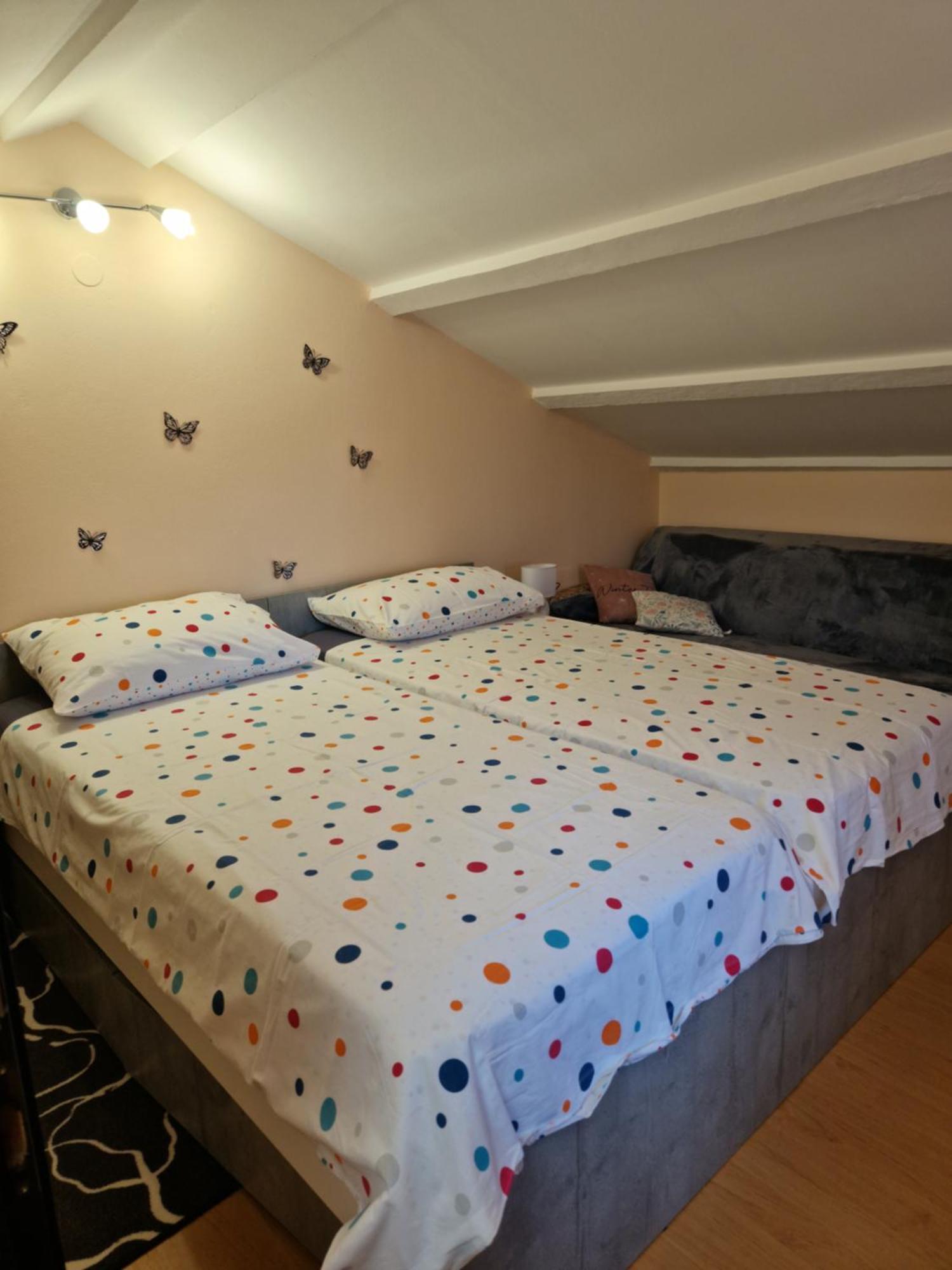 Appartamento Apartman Luka Krnica Esterno foto