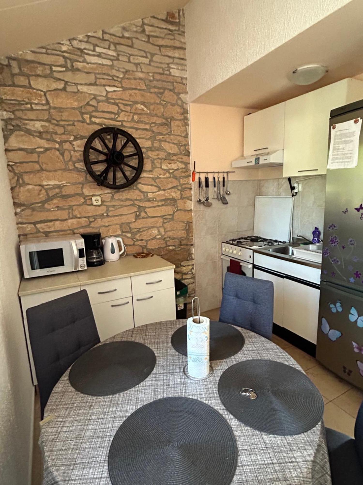 Appartamento Apartman Luka Krnica Esterno foto